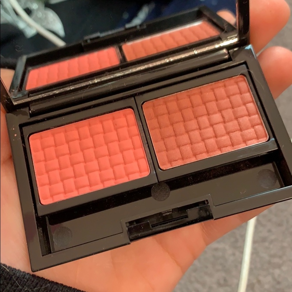 Doucce magnetic blush palette